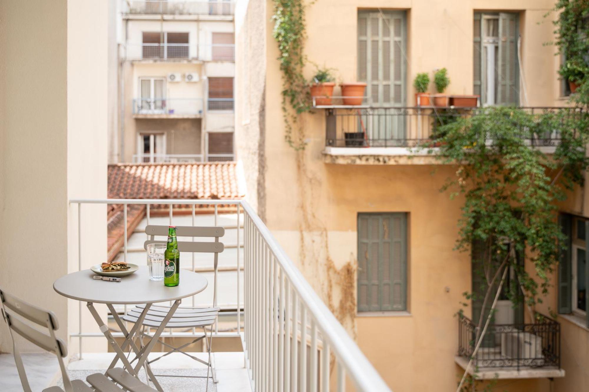 Mooeve Exarchia Apartamento Atenas Exterior foto
