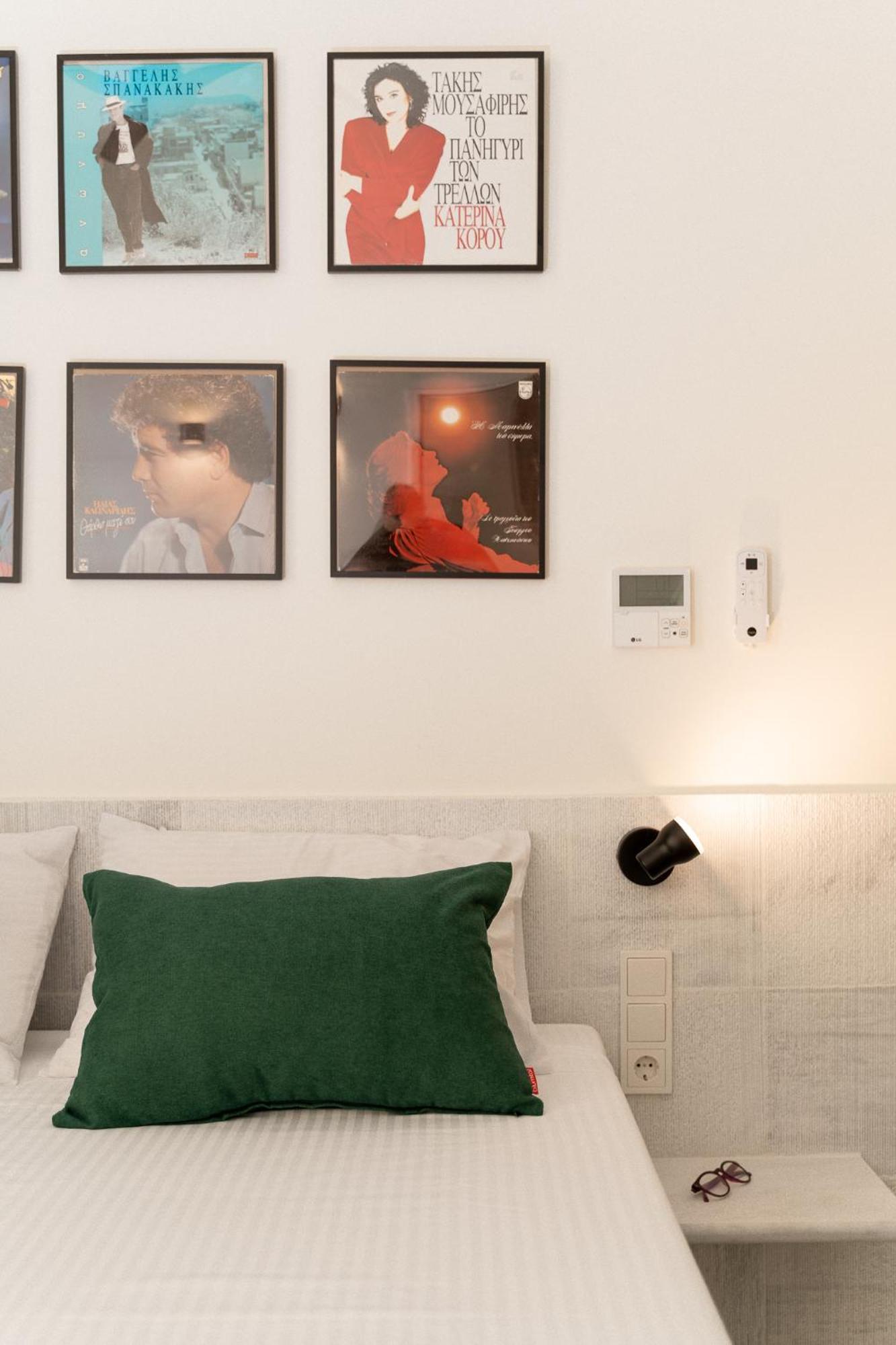 Mooeve Exarchia Apartamento Atenas Exterior foto